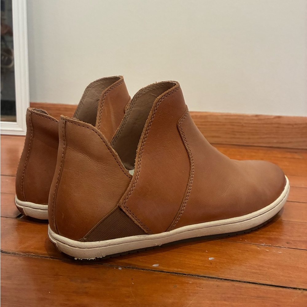 Taos Footwear Brown Ankle Boots